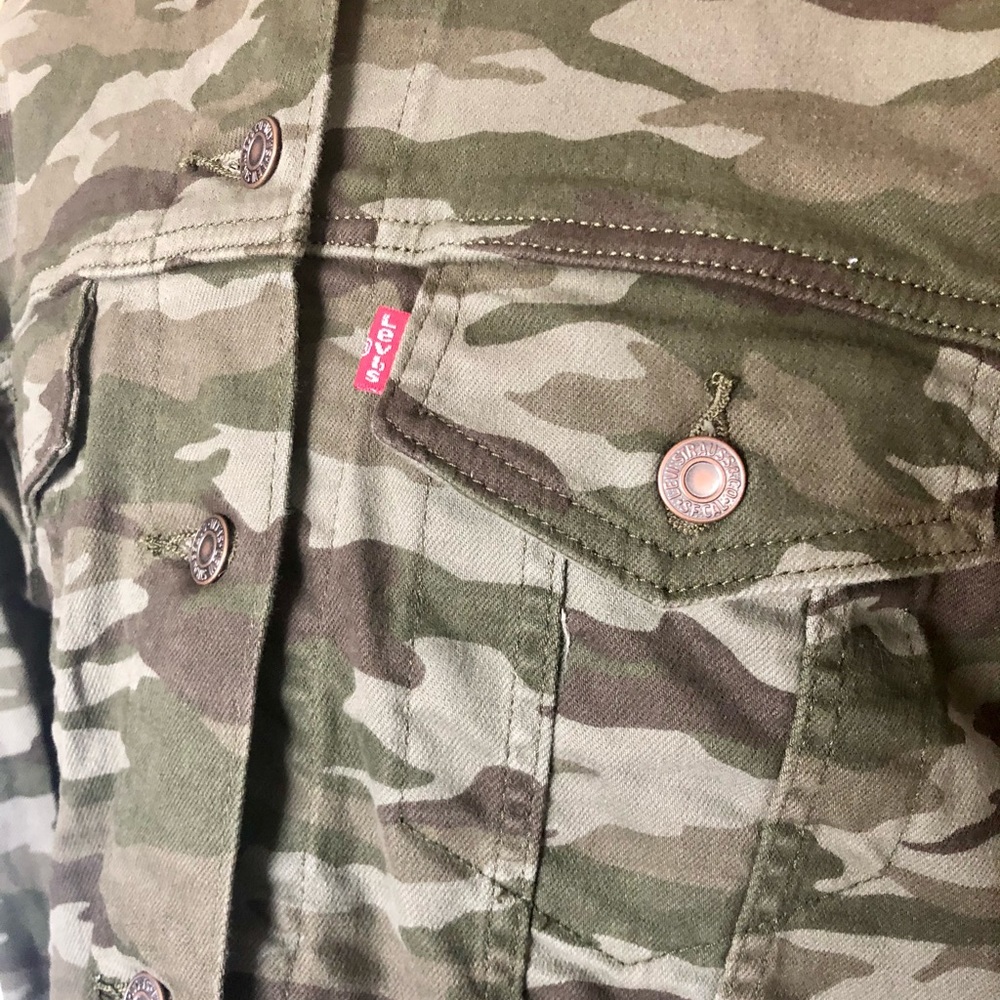Levi’s Jacket - Picture 7 of 10